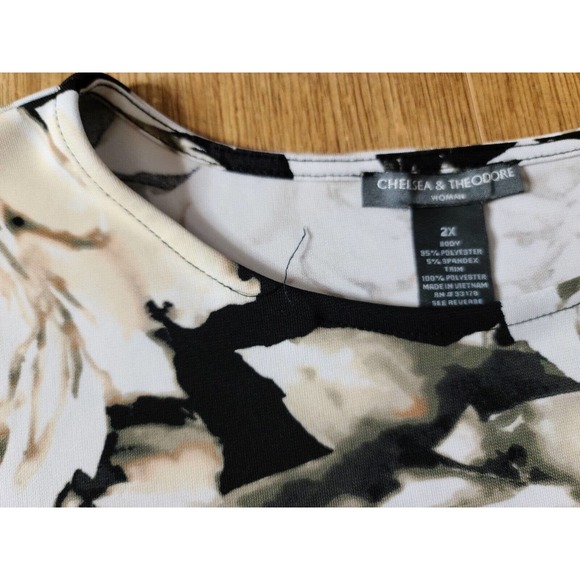 Chelsea & Theodore Womens Size 2X Long Sleeve Floral Black and White Top. CLEAN - Picture 3 of 3